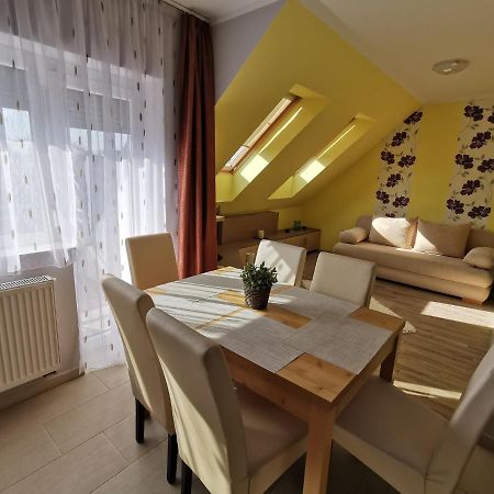 Szabo Apartman Sárvár Exterior foto