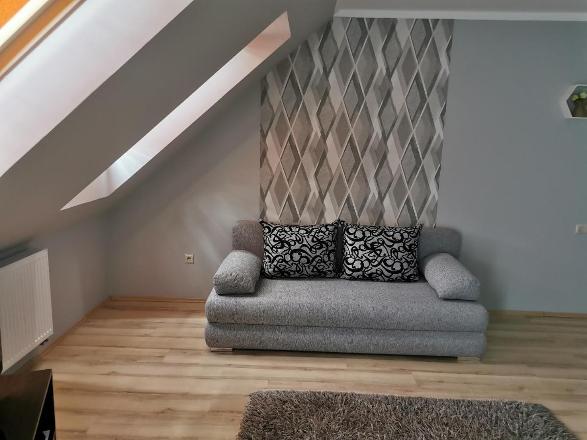 Szabo Apartman Sárvár Exterior foto