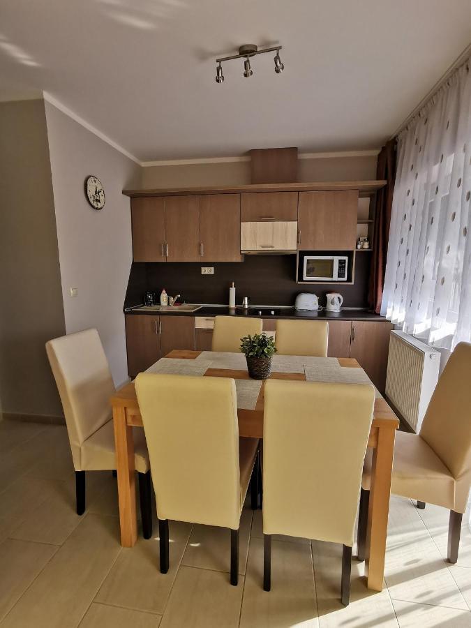 Szabo Apartman Sárvár Exterior foto