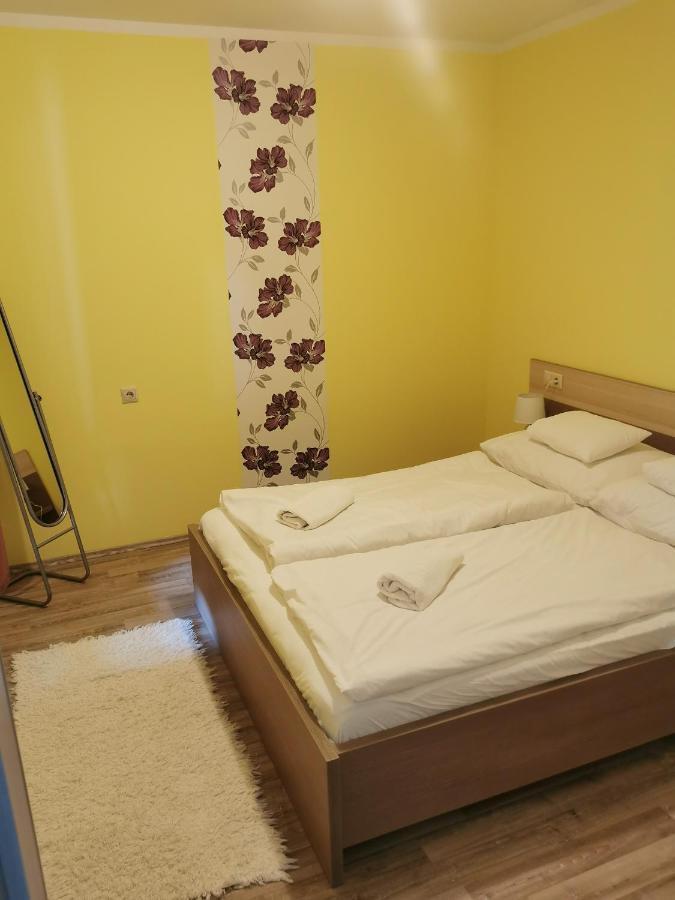 Szabo Apartman Sárvár Exterior foto