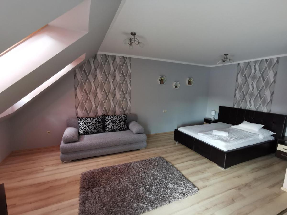 Szabo Apartman Sárvár Exterior foto
