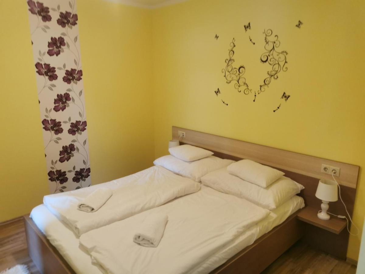 Szabo Apartman Sárvár Exterior foto